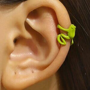 Single Conch Earring Non-Piercing Green Frog